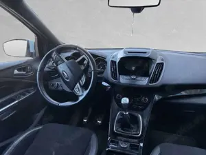 Ford Kuga 1.5 EcoBoost 2x4 ST-Line Bild 4