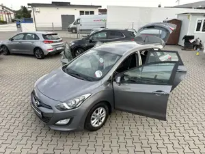 Hyundai i30 Kombi 1.4 CRDi DPF Trend cw*GARANTIE*SERVOLENKU... Bild 2