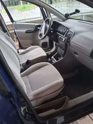 Opel Zafira 1.6 Elegance Bild 3