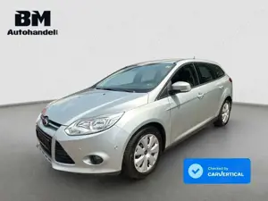 Ford Focus Kombi *PDC V+H*Navi*Zahnriemen NEU*