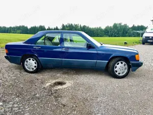 Mercedes-Benz 190 190 E Bild 2