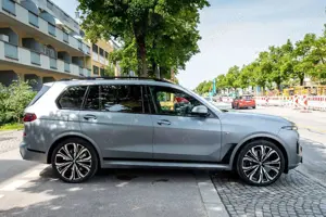 BMW X7 xDrive 40 d M Sport Pro / Standheizung Bild 4