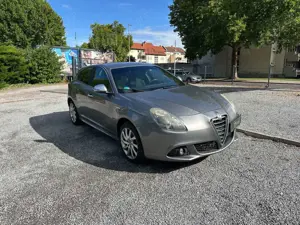 Alfa Romeo Giulietta Turismo-Automatik-TÜV 04/2027