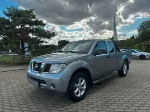 Nissan Navara Pickup King Cab LE 4X4 AHK