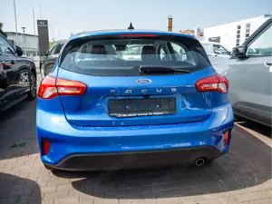 Ford Focus 1.5 EcoBoost Titanium LENKRADHZ. HUD Bild 4