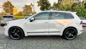 Volkswagen Touareg V6 3.0TDI RLine - ABT/Einzelstück/Allrad/Navi Bild 4