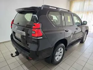 Toyota Land Cruiser 2.8 D-4D Modellpflege LED-T 1.Hand original 56Tkm Bild 3