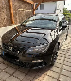 SEAT Leon Cupra 300 4Drive Brembo DSG 8-fach bereift