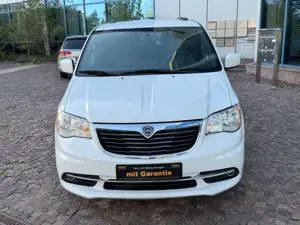 Lancia Voyager S 2.8 CRD 130 kW,7Sitz El.Schiebetür PDC Bild 4