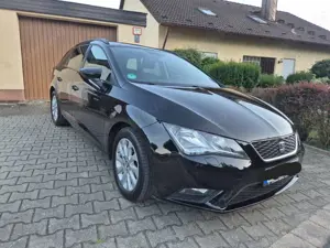 SEAT Leon Leon ST 2.0 TDI Style + AHK + 8-f bereift