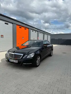 Mercedes-Benz E 200 BlueEFFICIENCY 7G-TRONIC Avantgarde