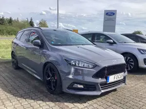 Ford Focus Turnier ST/ Navi / Bi-Xenon / Leder