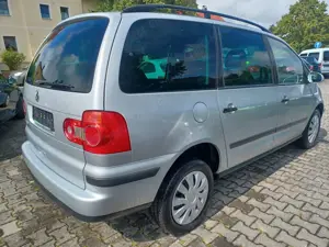 Volkswagen Sharan 2.0 Trendline *Klima*7 Sitze*TOP Zustand*viel NEU* Bild 4
