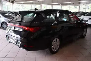 SEAT Leon Sportstourer 2.0 TDi LED NAVI PDC Bild 4