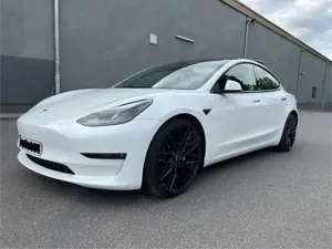 Tesla Model 3 Long Range KW V3 Levelling 2023 carbon Performance Bild 2