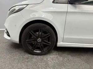 Mercedes-Benz V 300 d 4M Exclusive AMG LINE 360*SITZKLIM*BURM Bild 4