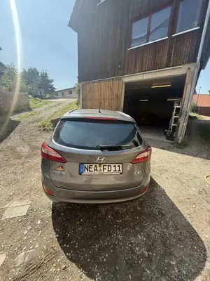 Hyundai i30 i30cw 1.6 Trend Bild 4