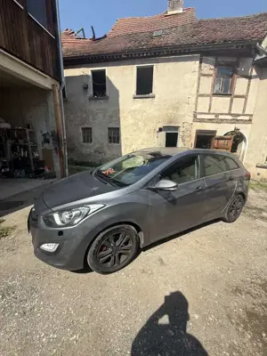 Hyundai i30 i30cw 1.6 Trend Bild 2