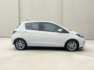 Toyota Yaris Hybrid Club"EZ 2013"Klima Bild 4