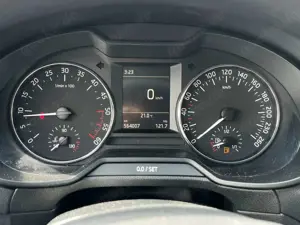 Skoda Octavia 1.6 TDI *limo*TOP!*sehr gepflegt*EURO 6 Bild 3