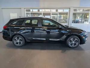 Hyundai i30 CRDi Aut*Kamera*CarPlay*Sitzheizung*Tempomat Bild 2