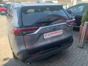 Toyota RAV 4 Hybrid 4x2 Team Deutschland 2.5 VVT-i EU6d 5-TÜRER Bild 2