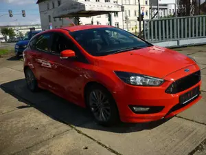Ford Focus 1.0 ST-Line Sitzheizung! PDC! Bild 3