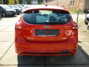 Ford Focus 1.0 ST-Line Sitzheizung! PDC! Bild 5