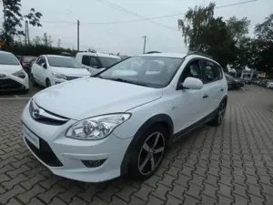 Hyundai i30 cw  XROAD Business *2.Hand*Klima*