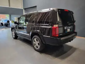 Jeep Commander 4.7 V8 Sport *Leder| Navi| PDC| 7-Sitze* Bild 5