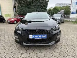 Peugeot 208 Allure PureTech 100 AT. Bild 2