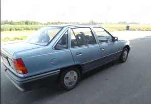 Opel Kadett E LS -Oldtimer-