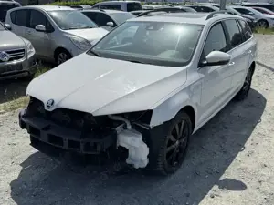 Skoda Octavia L 1.8 AUTOMATIK NAVI TEMP BC EL.HECKKLAPPE PANO ZV