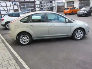 Ford Focus Ghia Bild 5