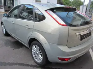 Ford Focus Ghia Bild 3