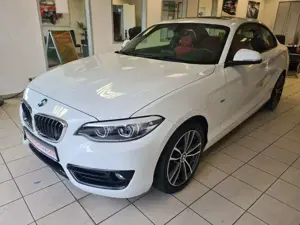 BMW 220 i Coupe Sport Line / NAVI / PDC / 1. Hand