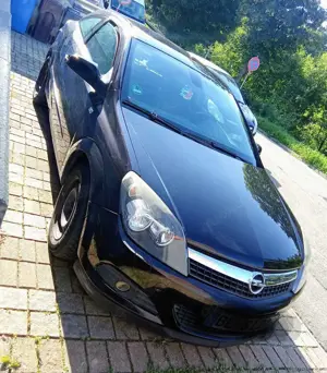 Opel Astra GTC 1.6 Coupe