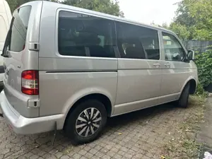 Volkswagen T5 Caravelle Bild 2