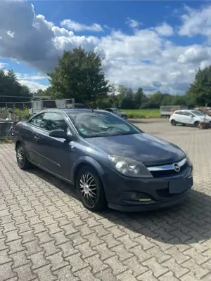 Opel Astra Twin Top 1.6 Cosmo Bild 2