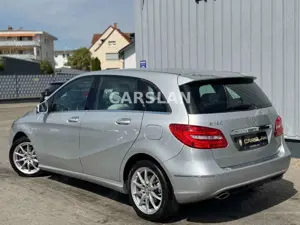 Mercedes-Benz B 180 CDI 2.HAND+NAVI+LED+TOT+SPUR+AHK+PDC+T.LED Bild 4