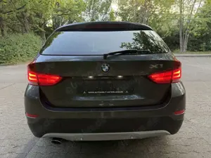 BMW X1 18dxDrive Sportpaket Bixenon Navi Kamera Tempomat Bild 4