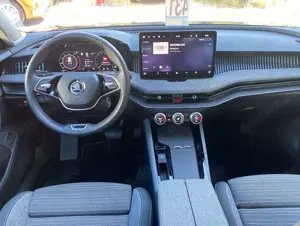 Skoda Superb Combi 2.0 TDI DSG 4x4 Selection*Navi*AHK* Bild 3