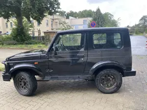 Suzuki SJ Samurai Van Bild 2