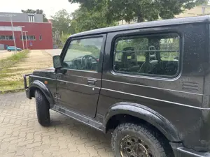 Suzuki SJ Samurai Van Bild 3