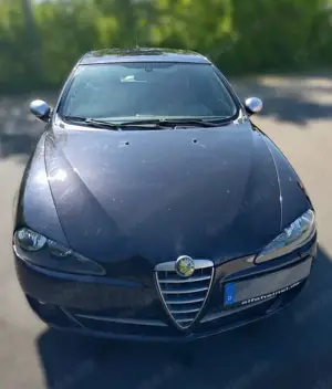 Alfa Romeo 147 147 1.6 Black Line Bild 1