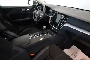 Volvo V60 Kombi Momentum Pro T.Leder,Navi,LED,AppleCar Bild 3