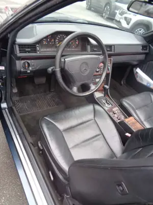 Mercedes-Benz E 220 E-Klasse Bild 4