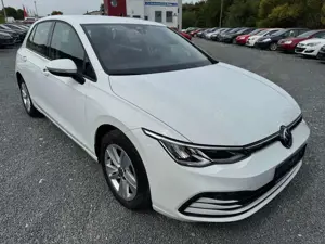 Volkswagen Golf VIII 1.5 TSI *LIFE*PDCHI+VO+KAMERA*SHZ*ACC*