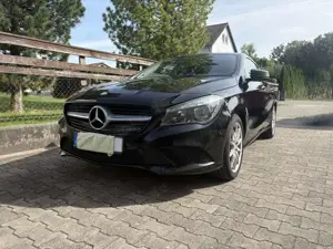 Mercedes-Benz CLA 220 Shooting Brake (CDI) d 7G-DCT Bild 3