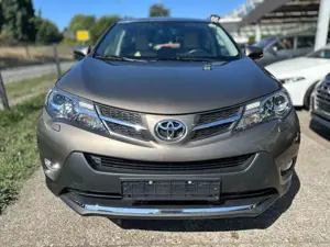 Toyota RAV 4 RAV4 2.0 Valvematic Executive 4x4 Bild 2